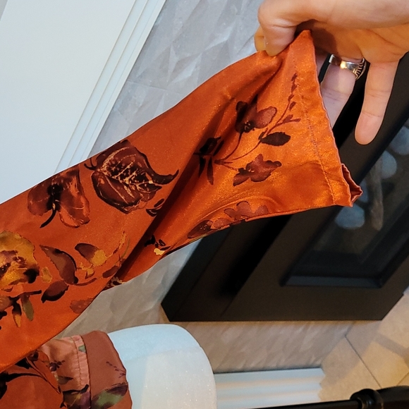 Vintage Satin Cropped Pant Set - Picture 11 of 12